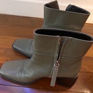 Great green shoes by Zara’s like new